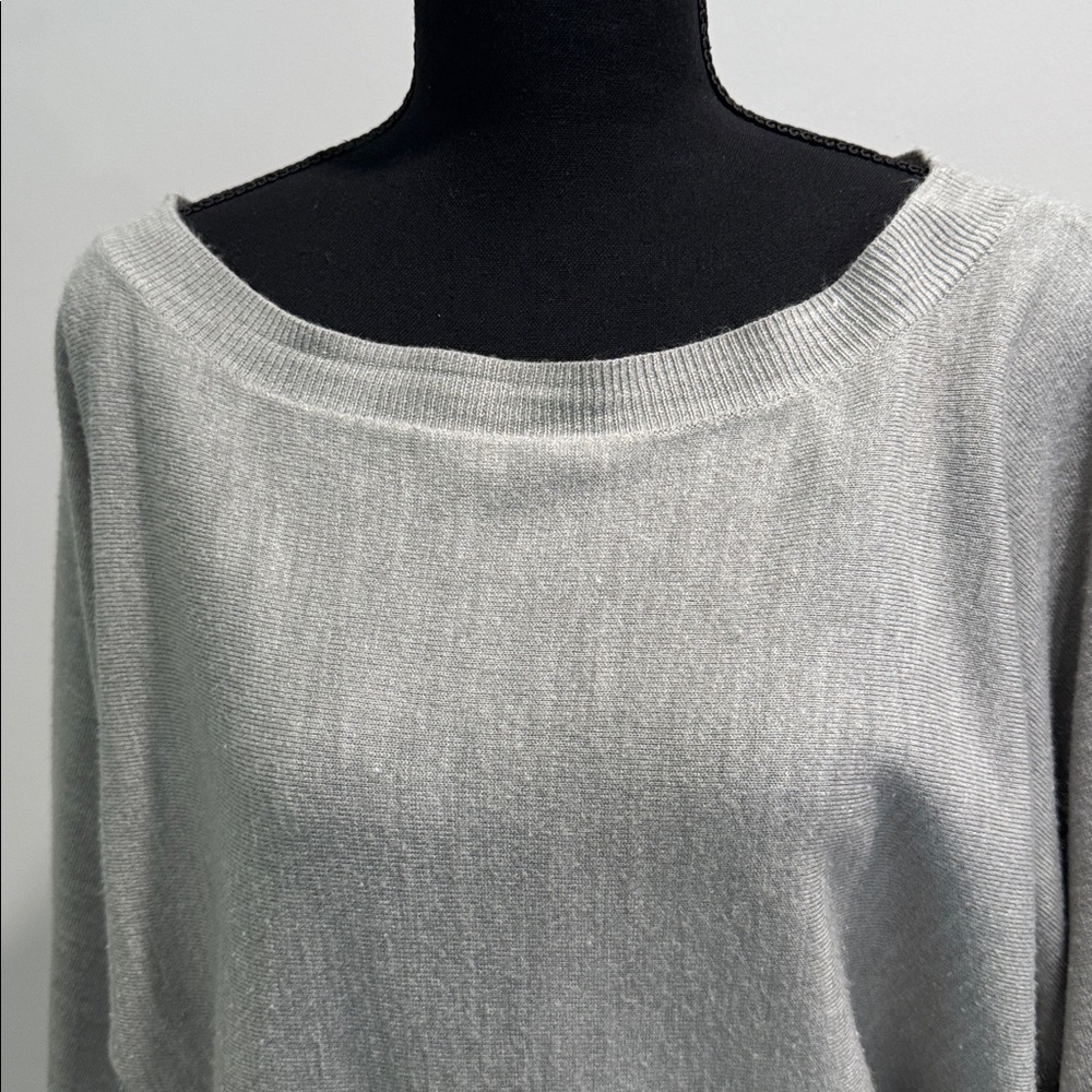 🔵 Soho Jeans NY & CO. Relaxed Fit Wide Neck Gray Batwing Sweater Size Medium - Picture 2 of 7